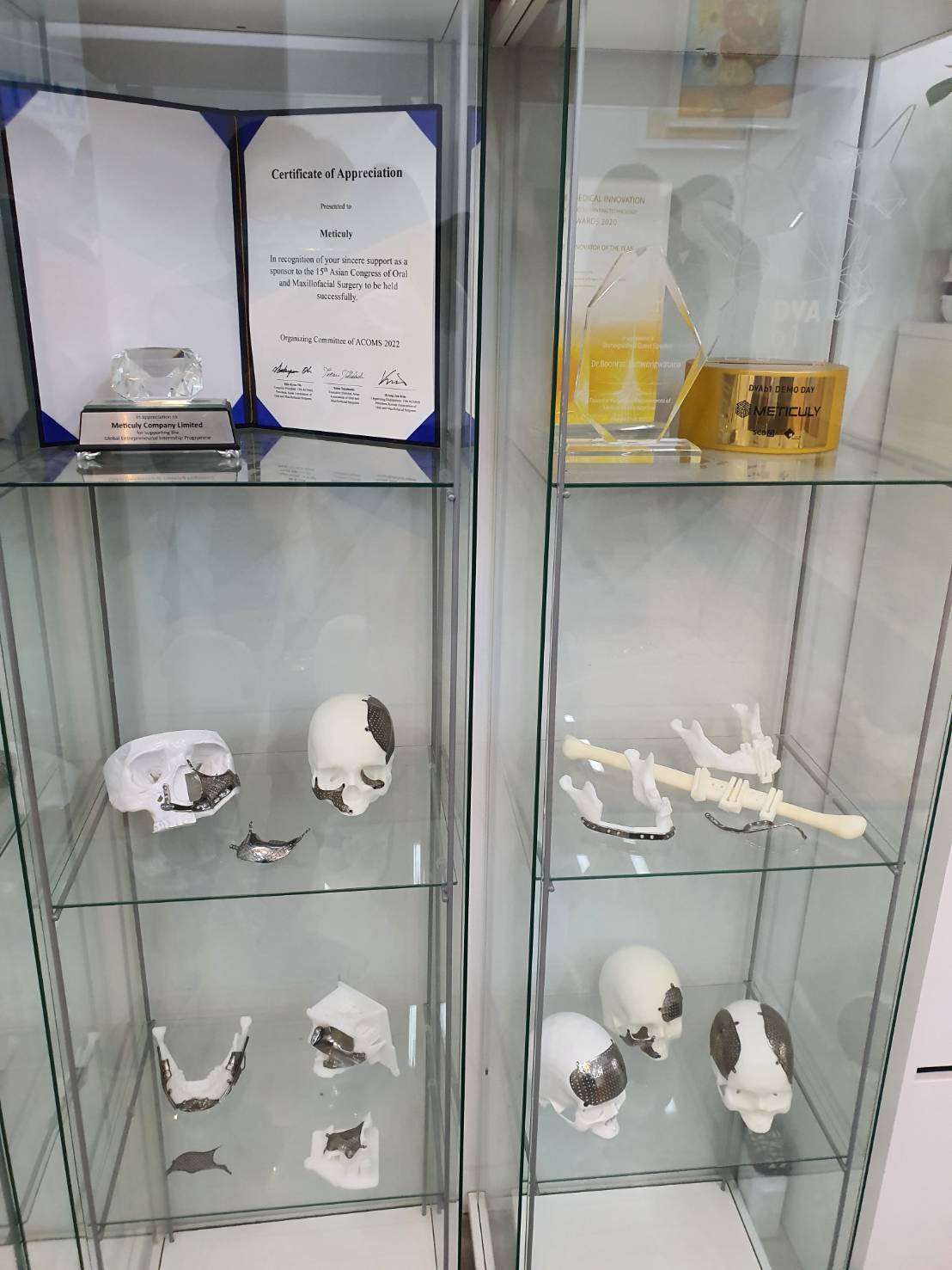 A Thai innovator committed to producing titanium plates for brain